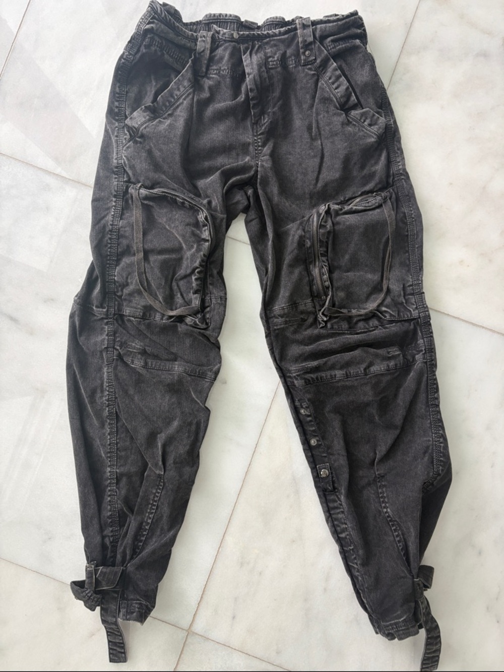 We the people woman’s Black Utility Cargo Pants